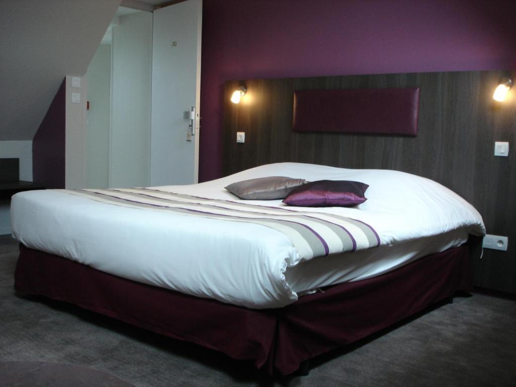 Logis Hotel Spa Restaurant Au Site Normand Clécy Стая снимка