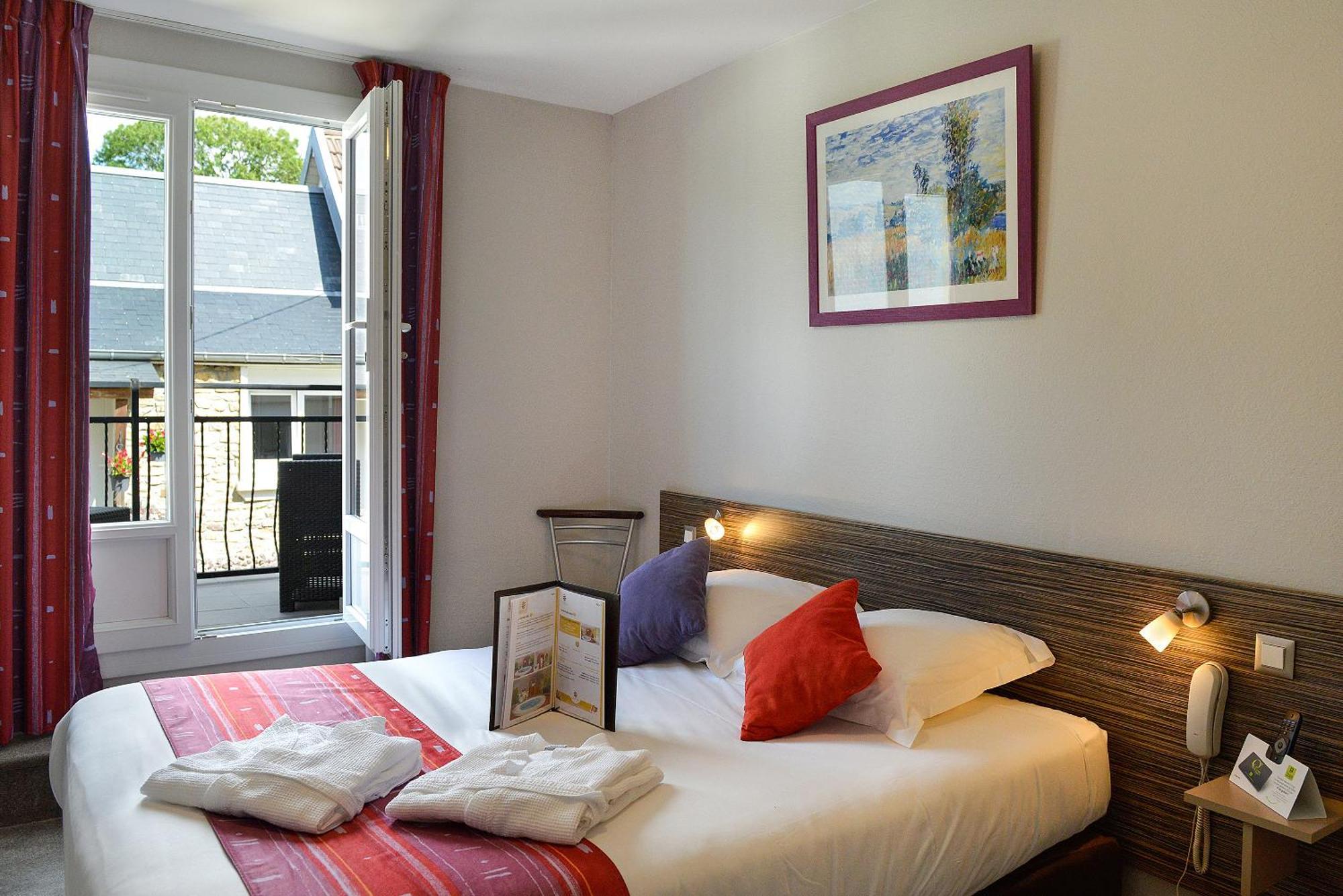Logis Hotel Spa Restaurant Au Site Normand Clécy Екстериор снимка